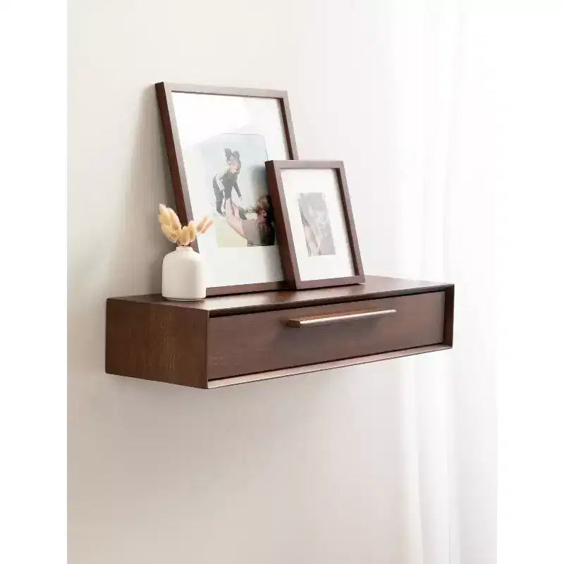 Estante flotante McCutcheon de 30"x9"x6" color Nogal Marrón