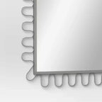 Espejo de pared metálico con bucle de 20"x30"