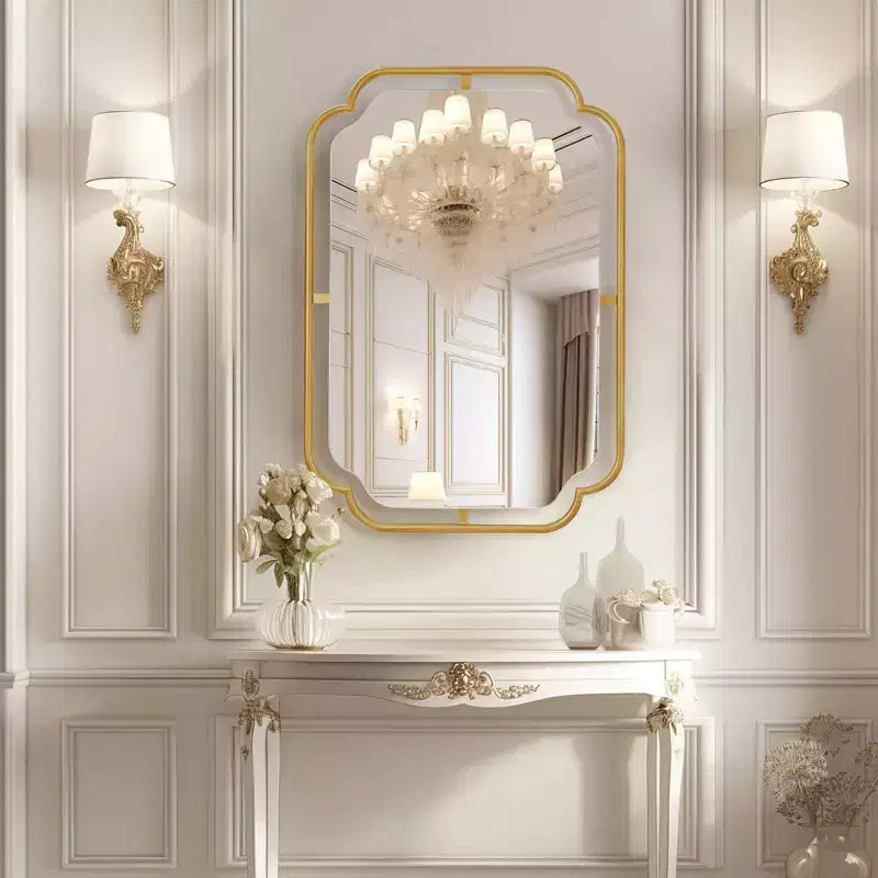 Espejo de pared metálico con esquinas redondeadas de 24"x36", dorado