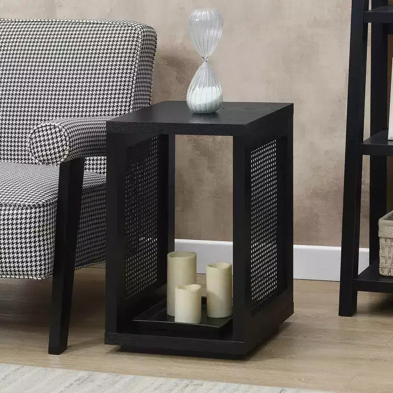 Mesa auxiliar con estante Northfield Admiral Weave en negro/negro