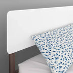 Cama Queen Size con cabecero y piecero estilo moderno de mediados de siglo