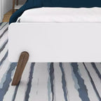 Cama Queen Size con cabecero y piecero estilo moderno de mediados de siglo