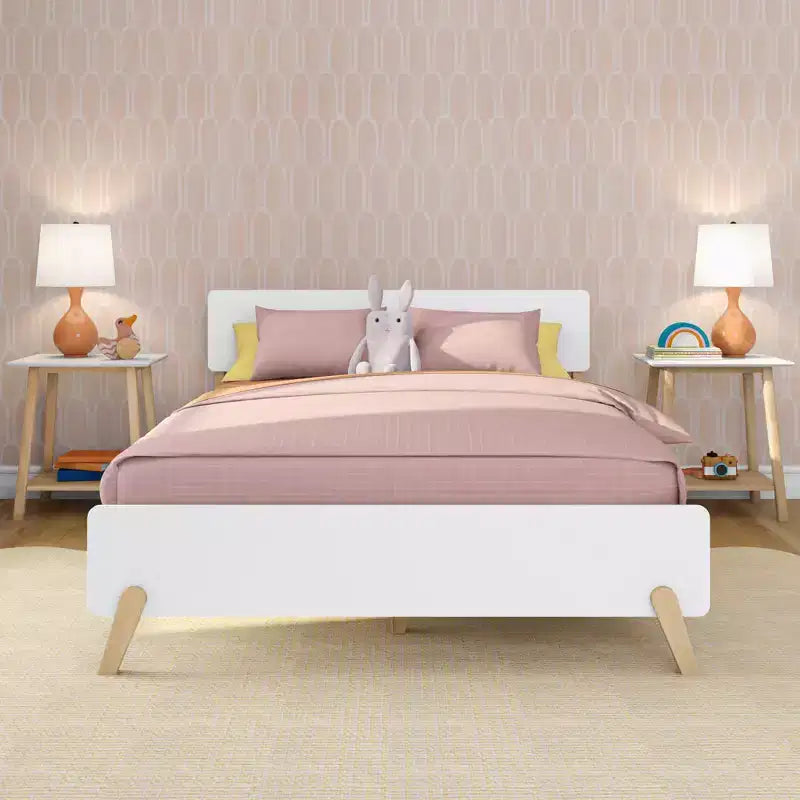 Cama Queen Size con cabecero y piecero estilo moderno de mediados de siglo