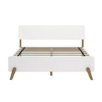 Cama Queen Size con cabecero y piecero estilo moderno de mediados de siglo