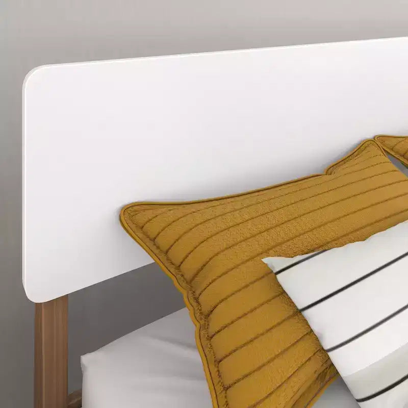 Cama Queen Size con cabecero y piecero estilo moderno de mediados de siglo