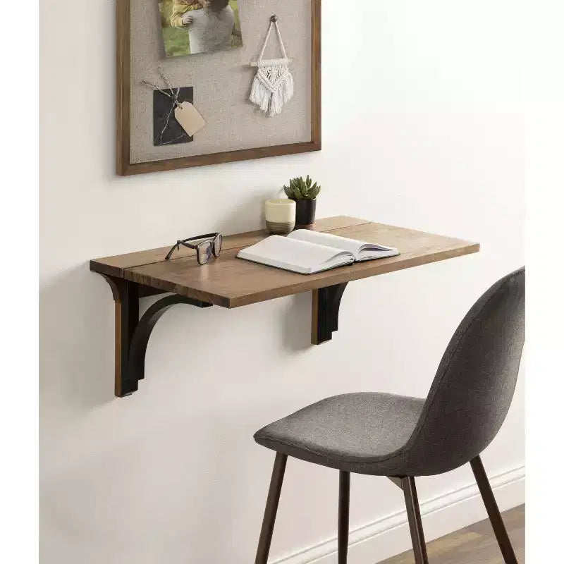 Escritorio Corblynd de madera para montar en la pared
