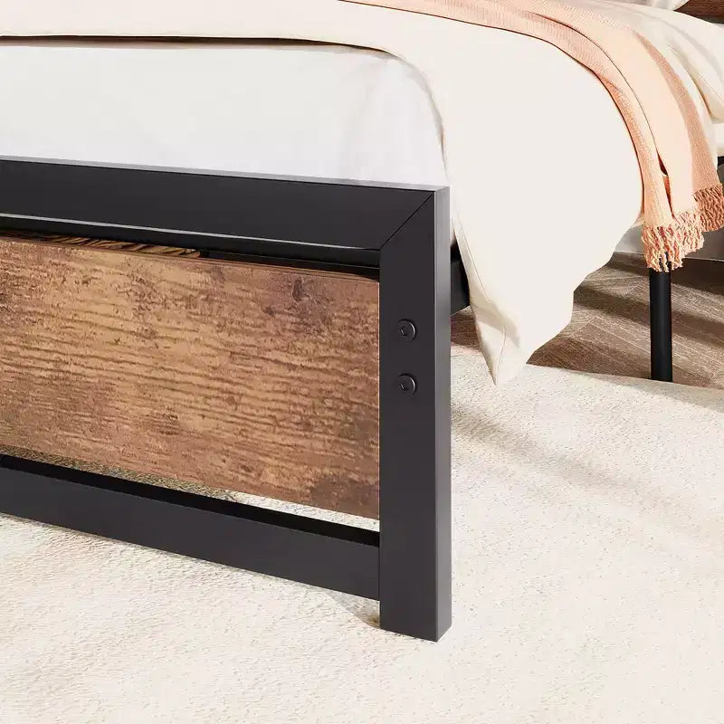 Base de cama Queen Size, plataforma de cama industrial con cabecero de madera, no requiere somier, marrón rústico sin ruidos