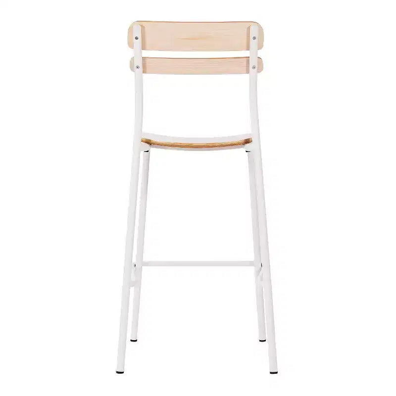 Taburetes de bar con estructura de metal y asientos y respaldos de madera maciza con acabado antiguo